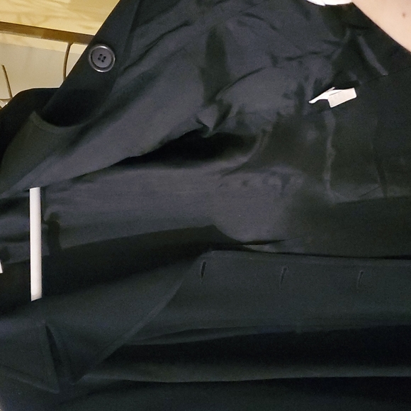 Bebe fitted black 3 button blazer - Picture 4 of 5